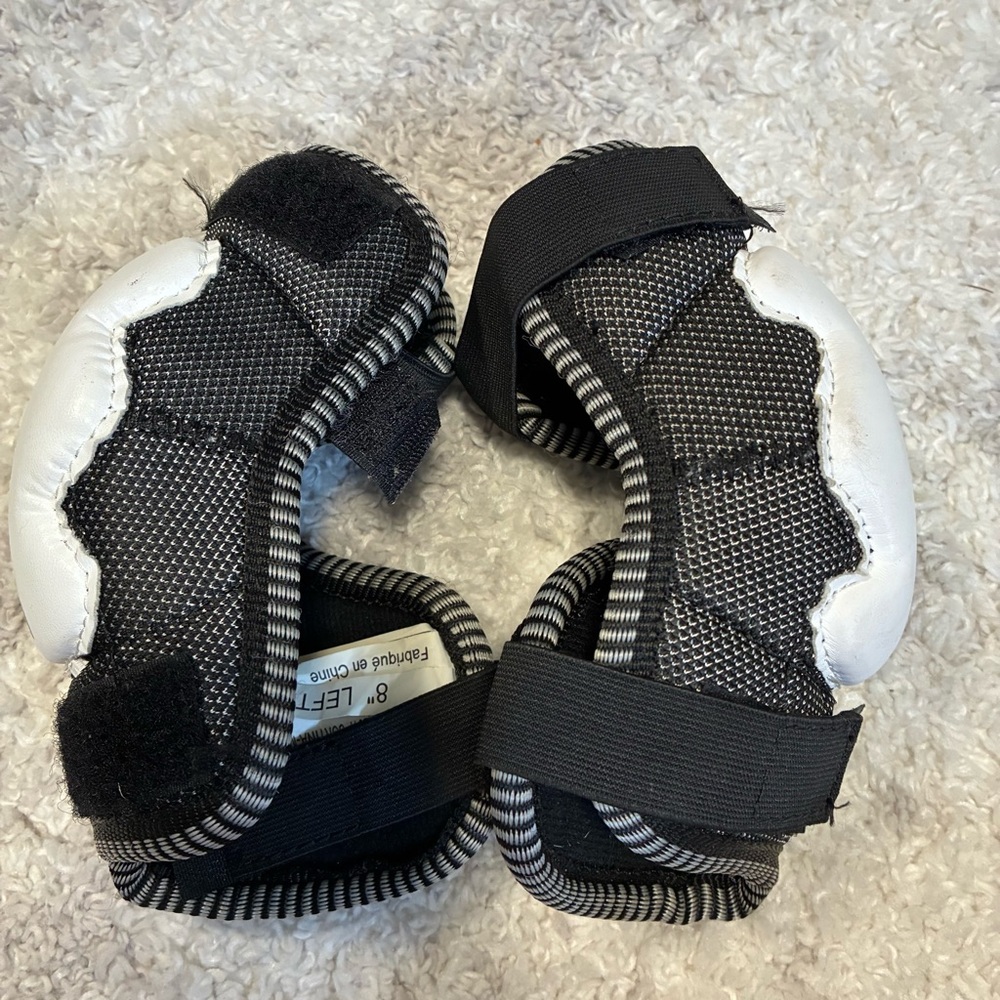 Kids Hockey Elbow Pads - Picture 5 of 6